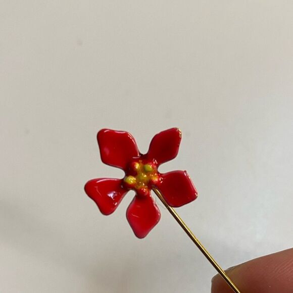 Vintage Retro Red Flower Pin - Picture 4 of 6
